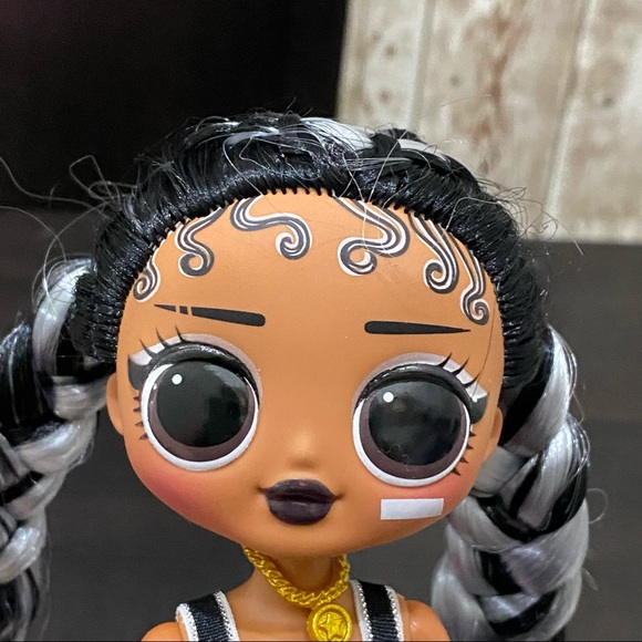 L.O.L Surprise OMG B-Gurl 9" Fashion Doll - Picture 5 of 9